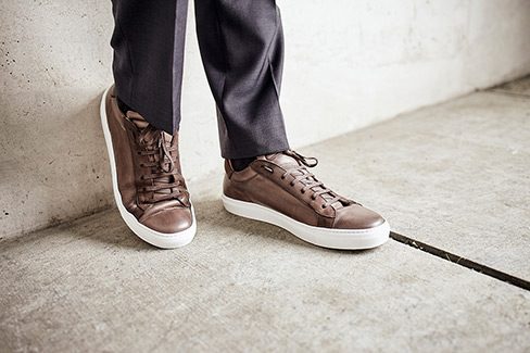 chaussures et costume