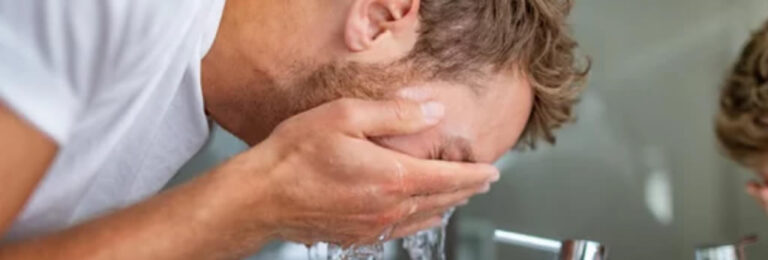 Peau sèche chez les hommes : comprendre les causes et adopter les bons soins