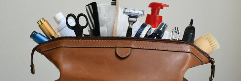 Que mettre dans une trousse de toilette masculine