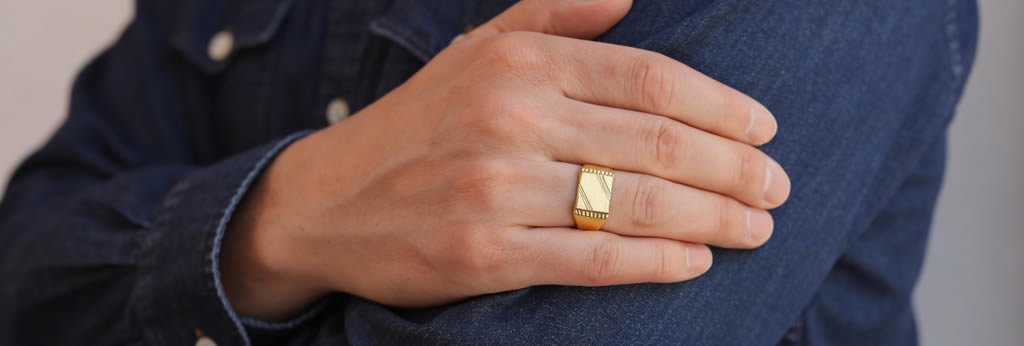 Comment choisir une chevalière pour homme