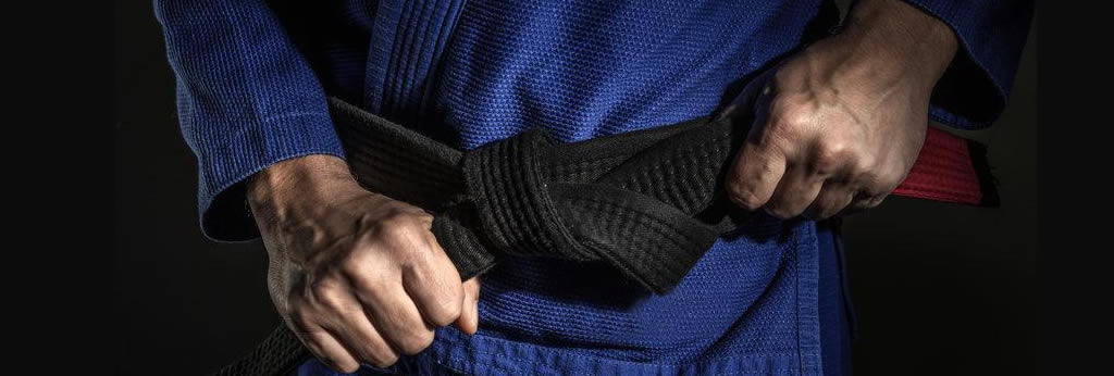 Comment bien choisir le kimono homme.