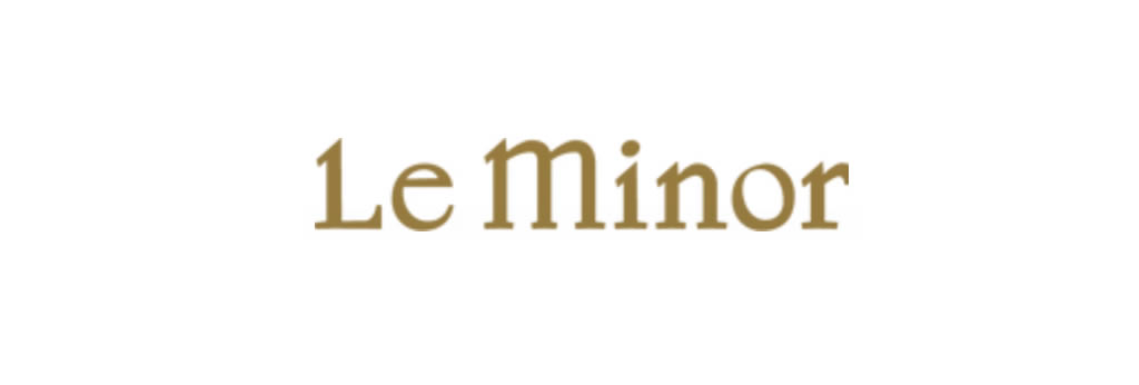 Logo Le Minor, marque française de vêtements en maille Made in France Logo officiel de la marque Le Minor, spécialiste français des marinières, pulls marins et vêtements en maille fabriqués en Bretagne.