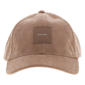 calvin klein jeans casquette camel unie en velours cotele avec patch en silicone de la marque