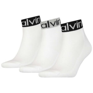 calvin klein jeans lot de 3 paires de chaussettes hautes blanches avec inscription calvin klein pour homme