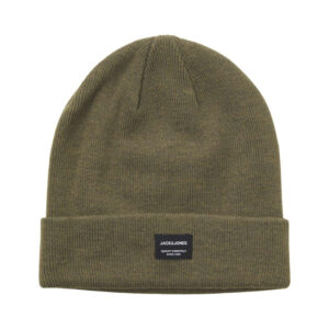 jack jones bonnet kaki uni avec un petit patch noir brode sur le devant et un revers