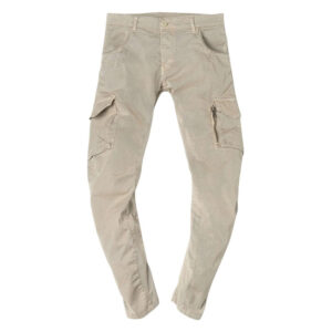 le temps des cerises pantalon slim style cargo en coton beige a poches laterales a soufflets facon army et zip 4