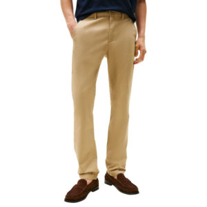 tommy hilfiger pantalon chino en coton moutarde a coupe slim avec logo de la marque