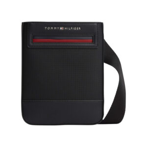tommy hilfiger sacoche noire pourvue d une large bandouliere plate et du nom de la marque 4