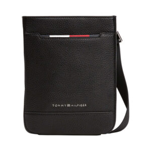 tommy hilfiger sacoche noire unie effet grain avec bandouliere reglable et logo en metal